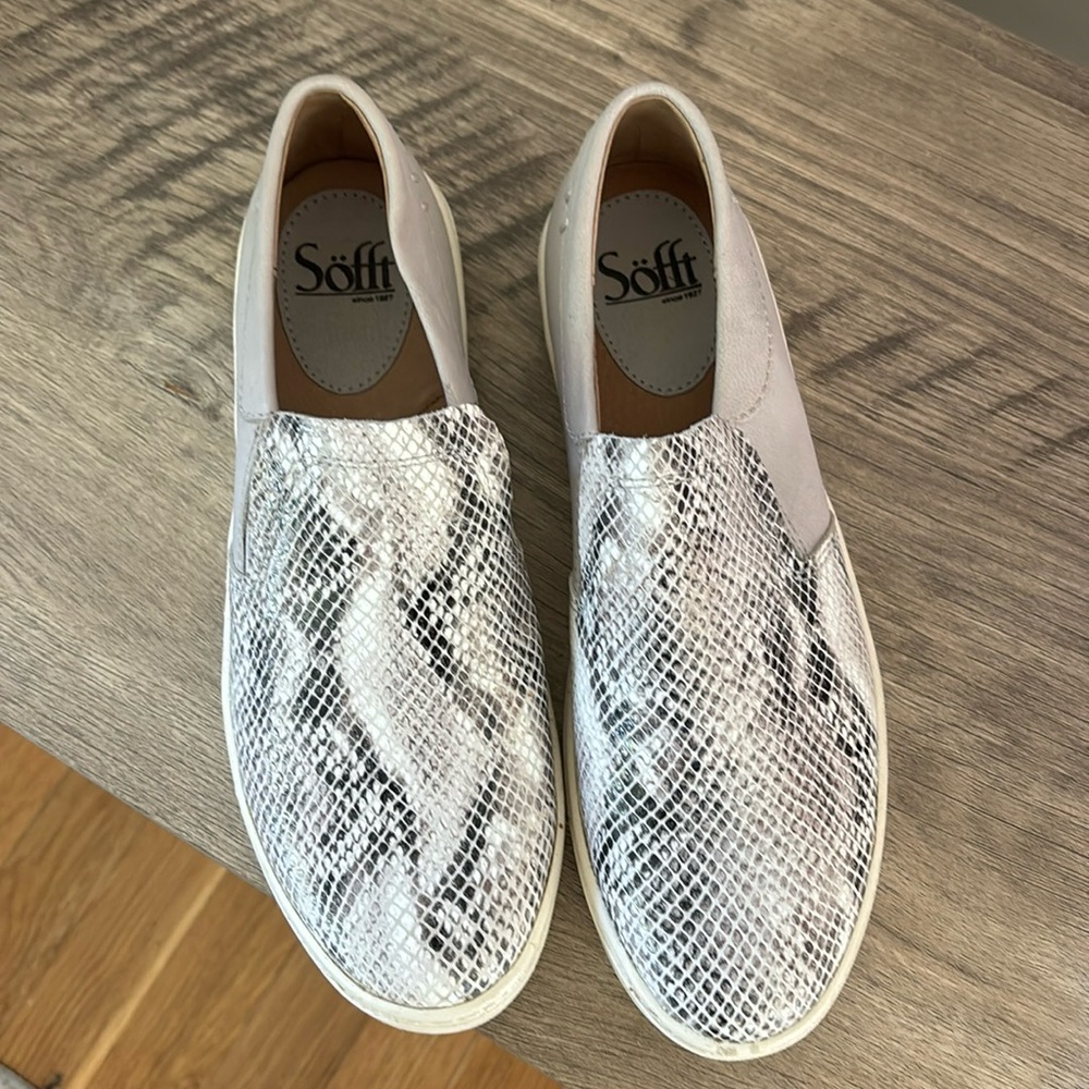 Sofft 7.5 “snakeskin” slip on sneaker in good condition.